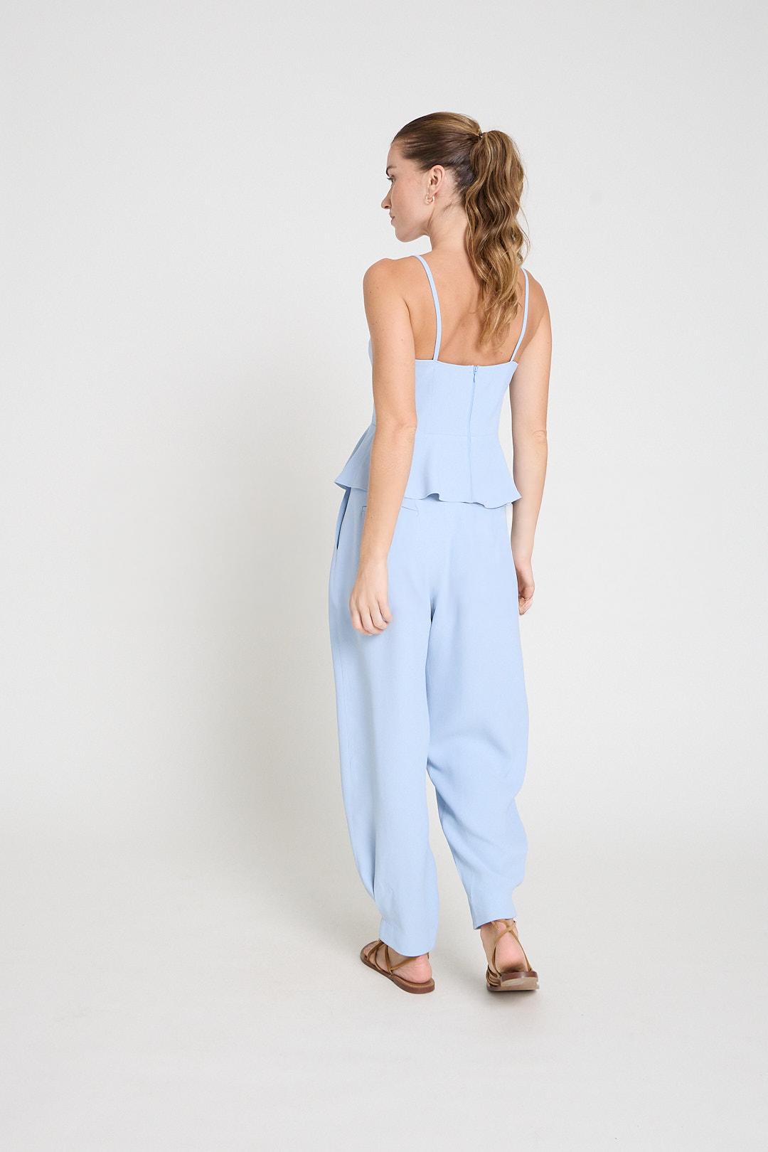Blusa em crepe alça fina - Azul claro