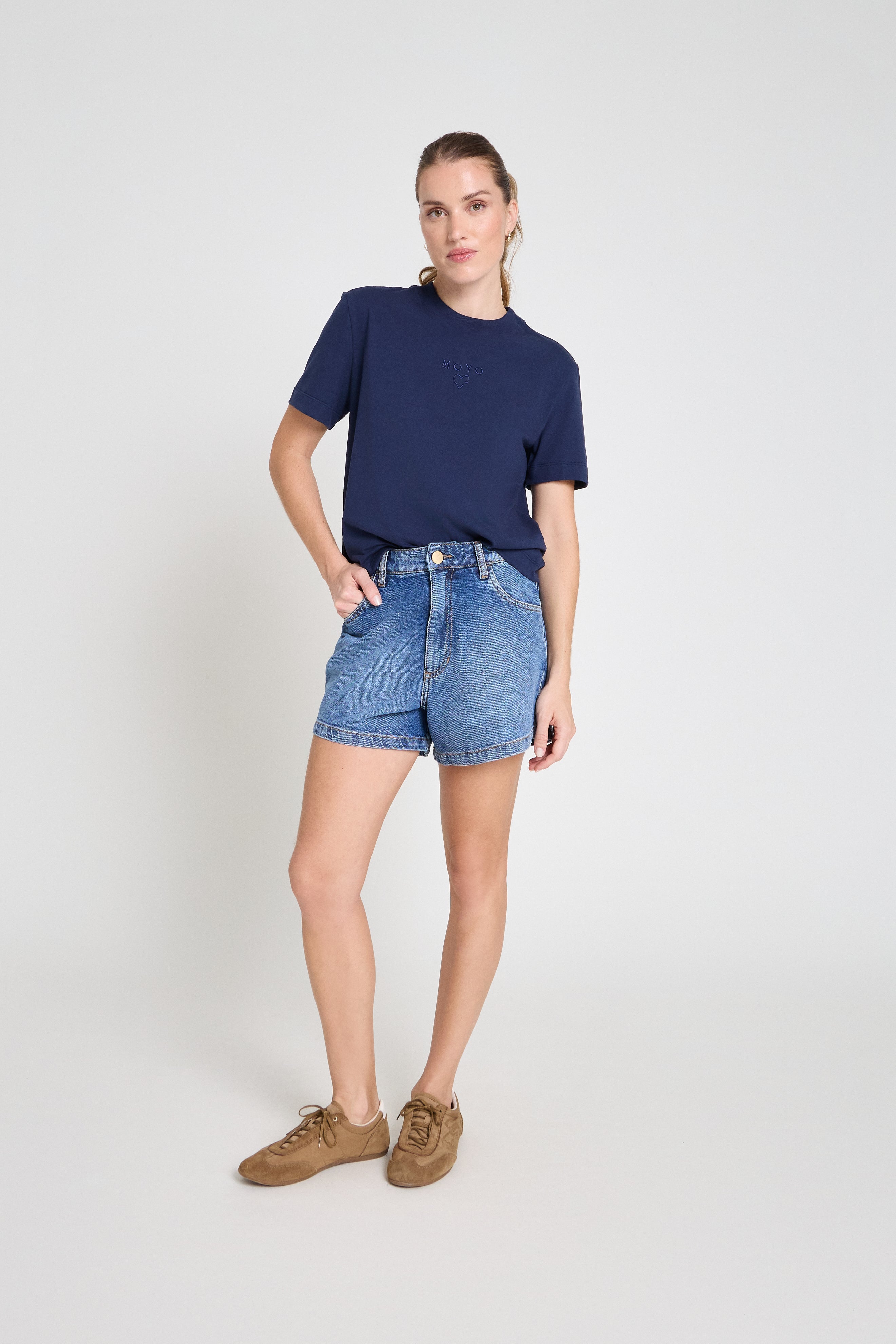 Camiseta em malha bordado coração - Marinho